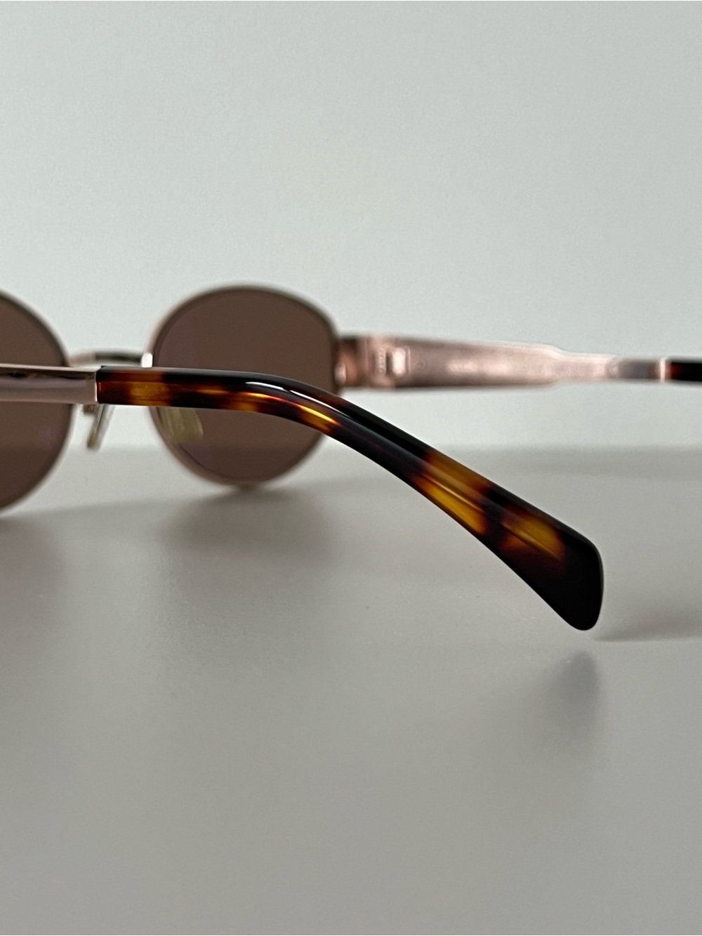 Celine Triomphe Metal 01
Sunglasses Brown Lens Rose
Gold Frame - Picture 8 of 16